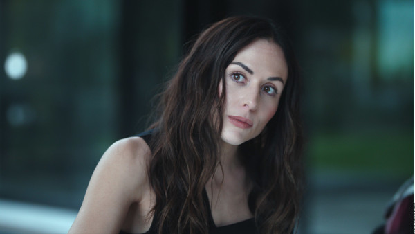 Sensual Woman Scores On Netflix In New Popular Crime Series Sensual Woman Scores On Netflix In New Popular Crime Series